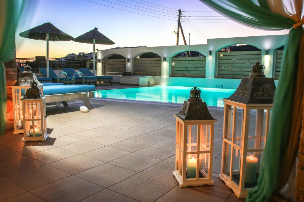 Hotel with pool in Andros Island