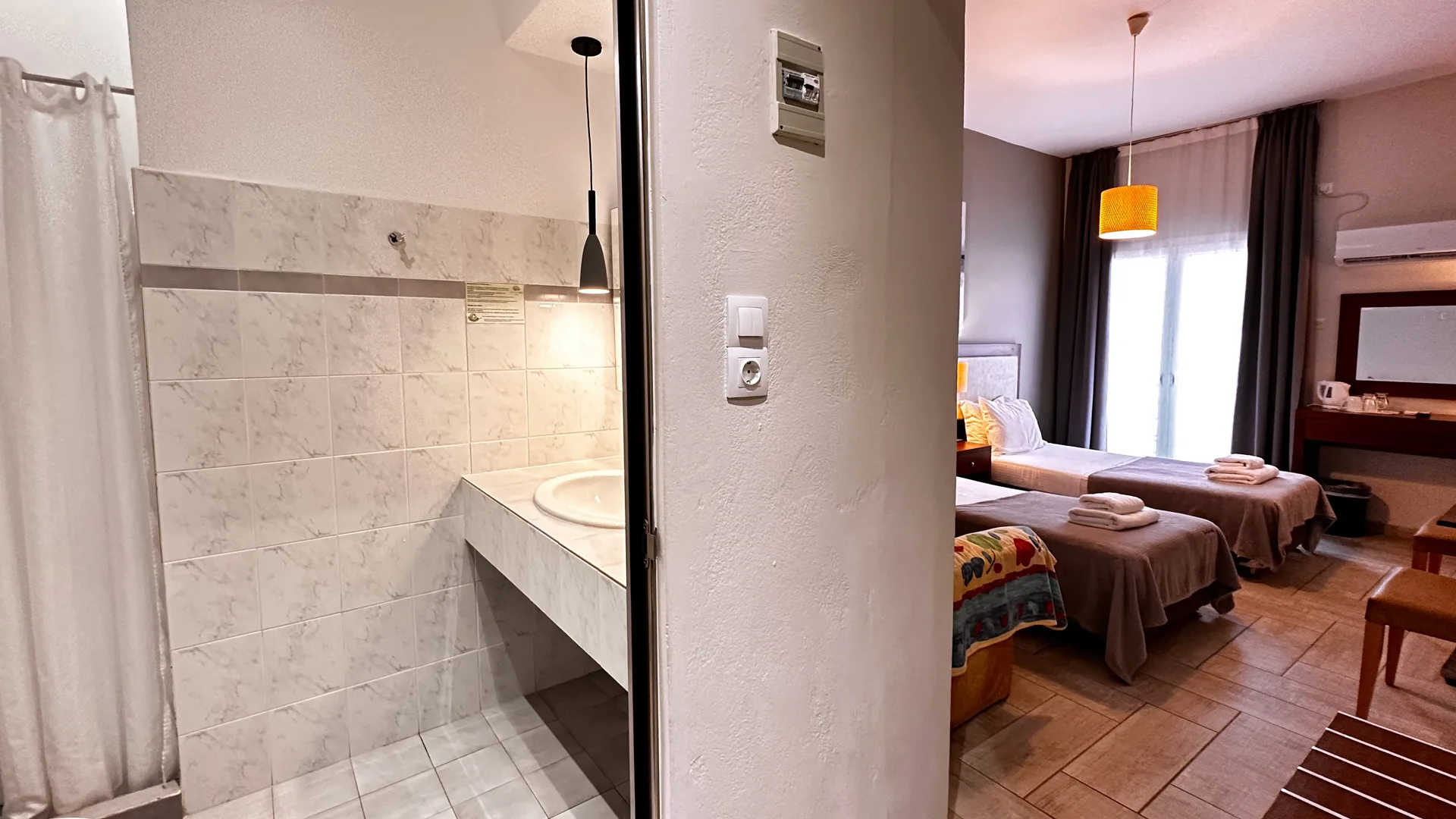 Comfort Double Back Village View — room layout