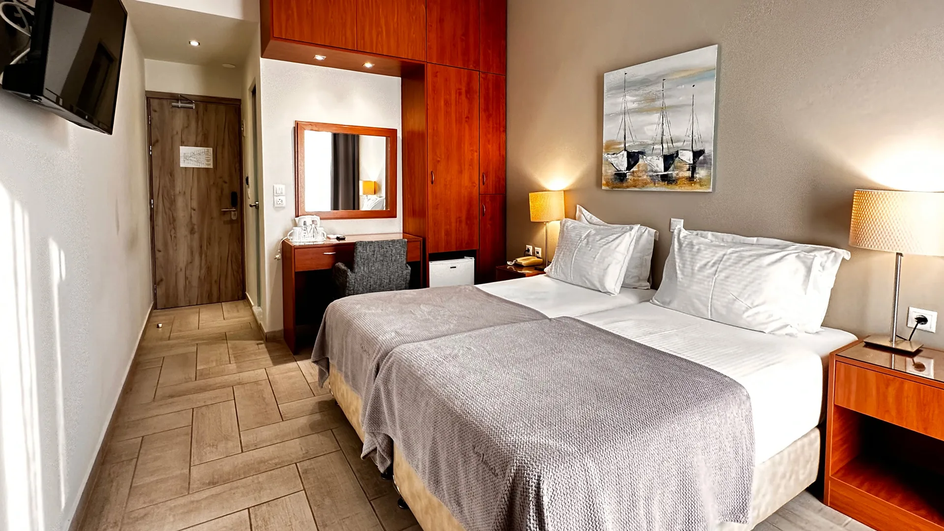 Superior Double Side Sea View — bathroom