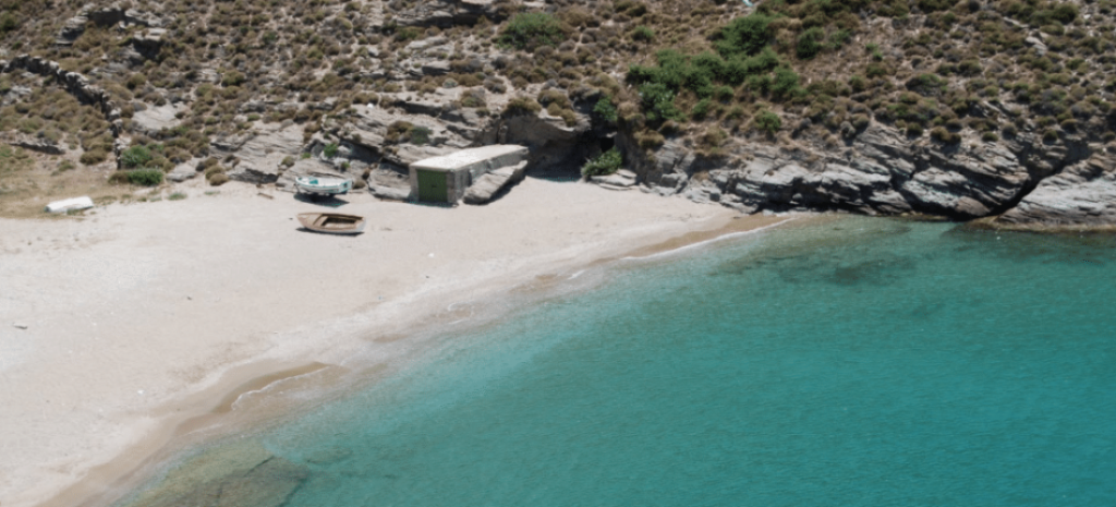 Παραλία Αποθήκες Άνδρος