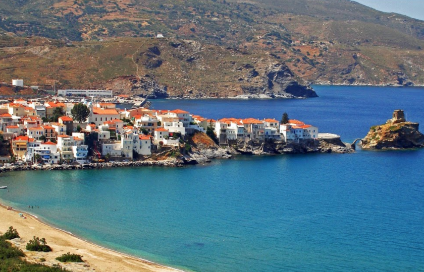 Paraporti Beach in Andros